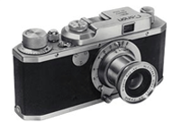 전후 복구 기간 중 출시된 첫 카메라인 J II(전후 인기 모델)