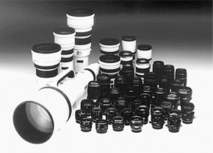 AF시스템 시대를 상징하는 전자제어방식의 완전 자동 마운트를 가진 EF시리즈들